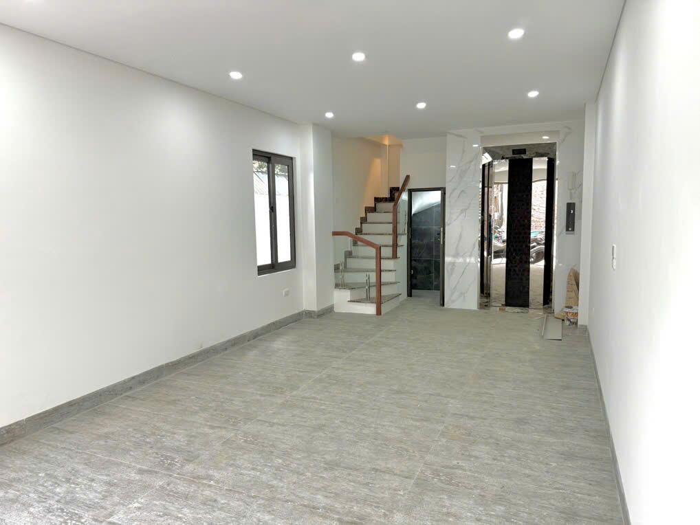  Nhà đẹp #CổLinh, #Thạchbàn mới ra căn 40m2 x 6 tầng x gara ô tô x thang máy x nhỉnh 9 tỷ 