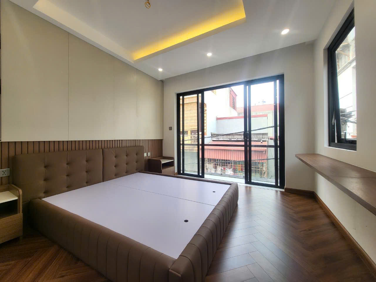  Nhà đẹp Cổ Linh, Thạch bàn 62 m2 x 5 tầng, gara ô tô, x thang máy x nhỉnh 13 tỷ. Tell 0352.360.890 
