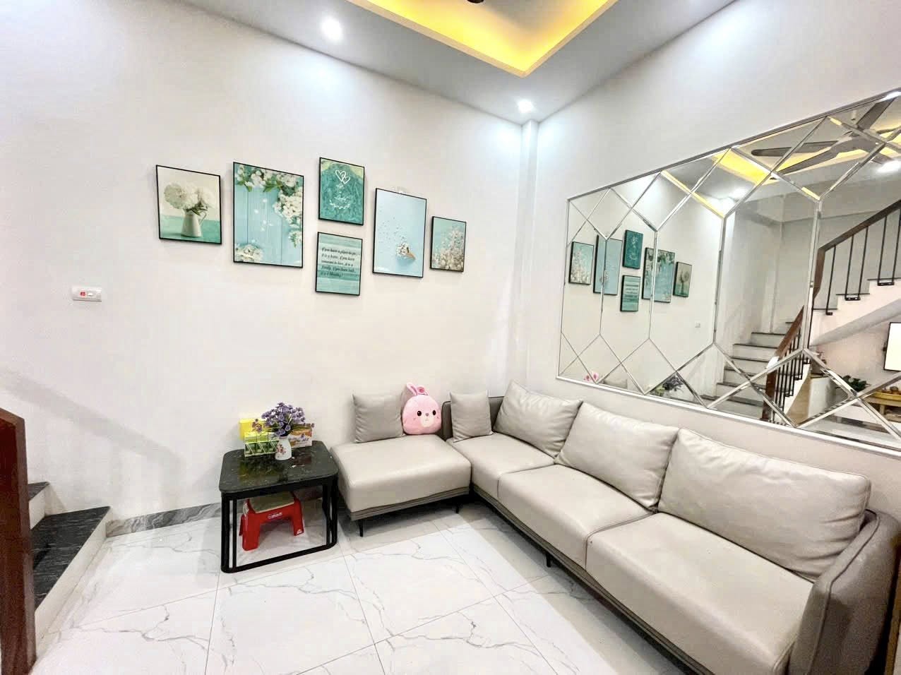  Bán nhà Lò Đúc, 30m2, 5 tầng, mặt tiền 6.5m, 8.2 tỷ, trung tâm, nhà đẹp, ngõ thoáng 