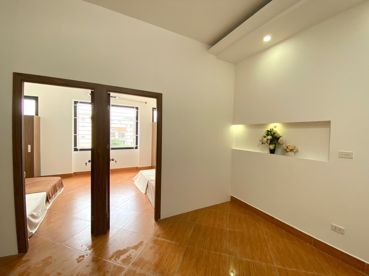  Cho thuê 2PN 1PK cực đẹp, cửa sổ thoáng giá rẻ Ngõ 191 Phạm Văn Đồng 