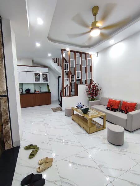  Bán nhà Nguyễn Công Trứ, 30m2, 5 tầng, mặt tiền 6.5m, 8.2 tỷ, trung tâm, nhà đẹp, ngõ thoáng 