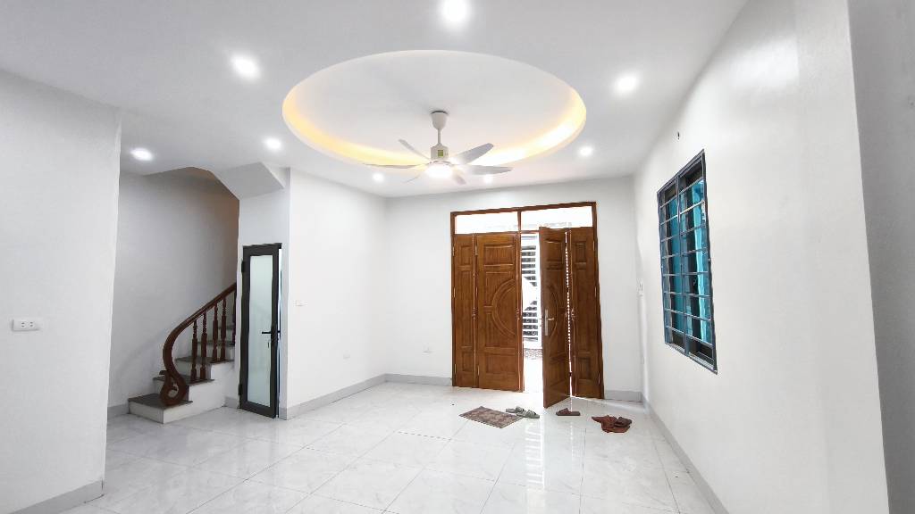  LÔ GÓC - THANG MÁY - HÀNG XÓM VINHOMES SMARTCITY- GẦN Ô TÔ 