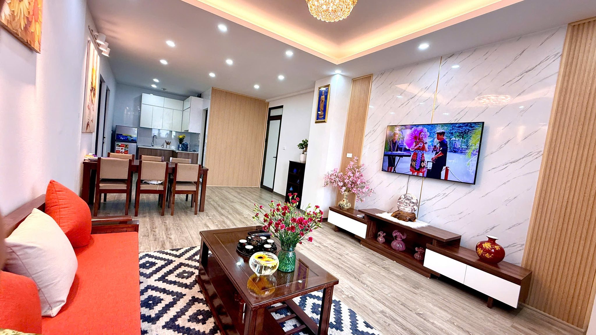  ????Tòa B10 Nam Trung Yên 61/65m 2PN Nội thất cực đẹp, 4.67 tỷ, trung tâm Cầu Giấy???? 
