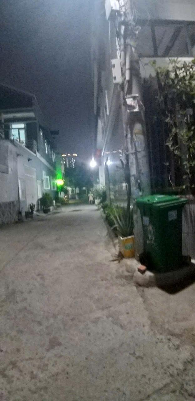  Hẻm xe hơi vào tận nơi – khu dân cư văn minh, an ninh tuyệt đối chỉ 4,5 tỷ. 