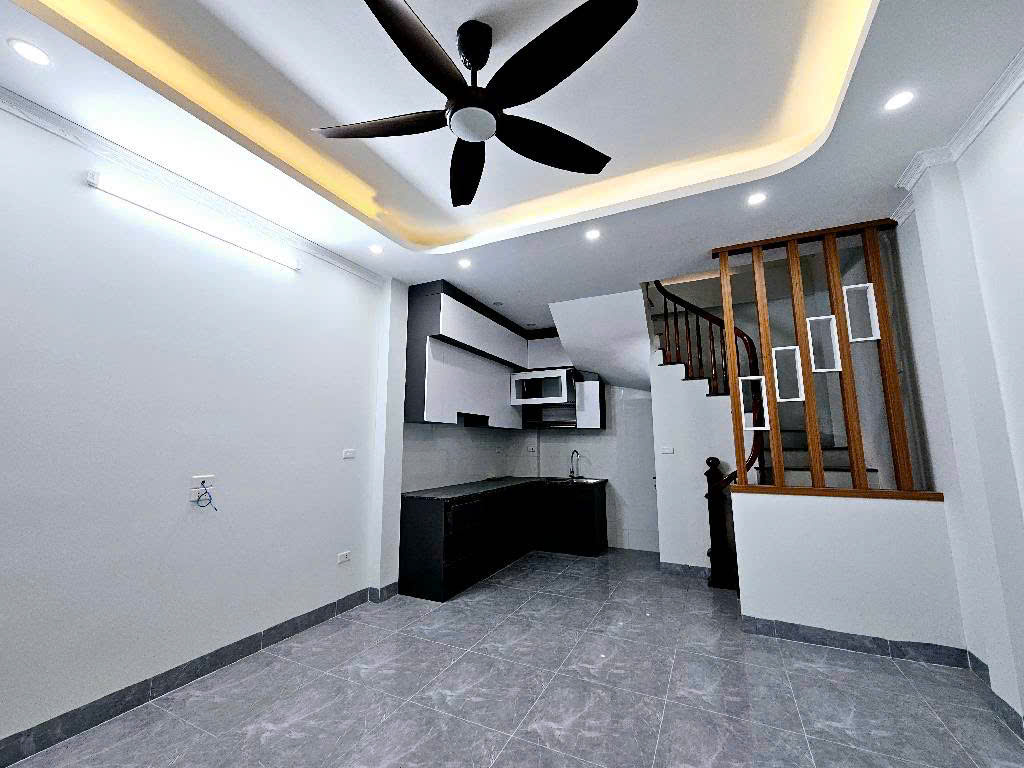  NHÀ YÊN PHỤ – 23m² x 5 TẦNG – GẦN HỒ TÂY – GIÁ 7.5 TỶ 