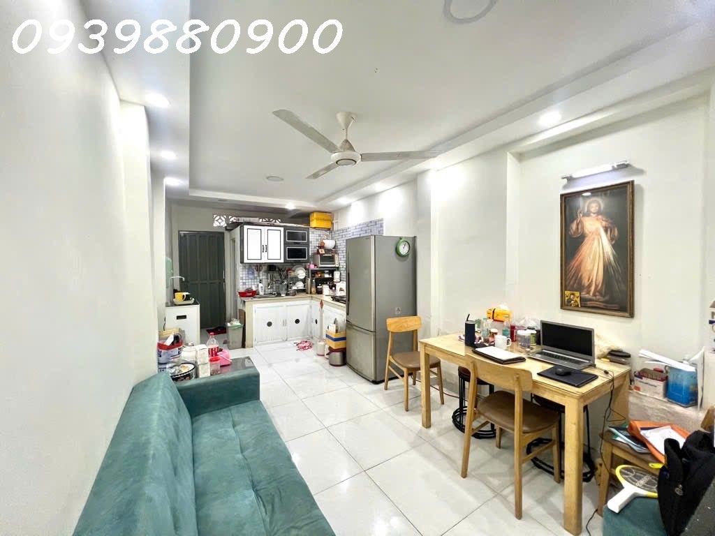  3 mặt hẻm ko LG, QH dân cư hiện hữu. 100m ra MT Hoàng Văn Thụ 