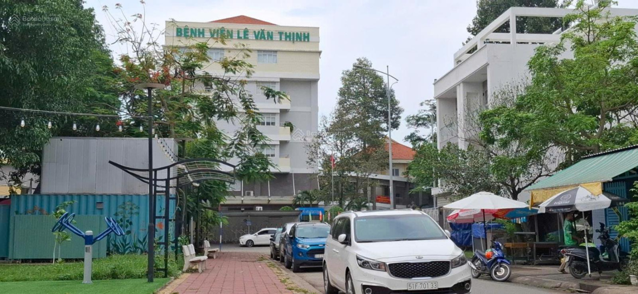 NHÀ ĐẸP 4 TẦNG SÁT MT LÊ VĂN THỊNH 80M2 GIÁ 8,7 TỶ 