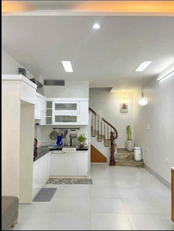  Cho Thuê nhà ngõ 129  Nguyễn Trãi, 50m2 x 3 tầng, 2 ngủ, 3 vs, 13 triệu ở nhớm 6 người 