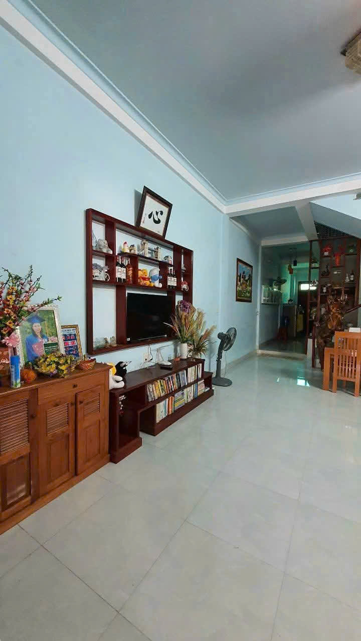  Cho thuê nhà 2 tầng, full nội thất, phù hợp mở văn phòng kết hợp để ở mặt tiền Nguyễn Phạm Tuân, KQH Hương Sơ, TP Huế 