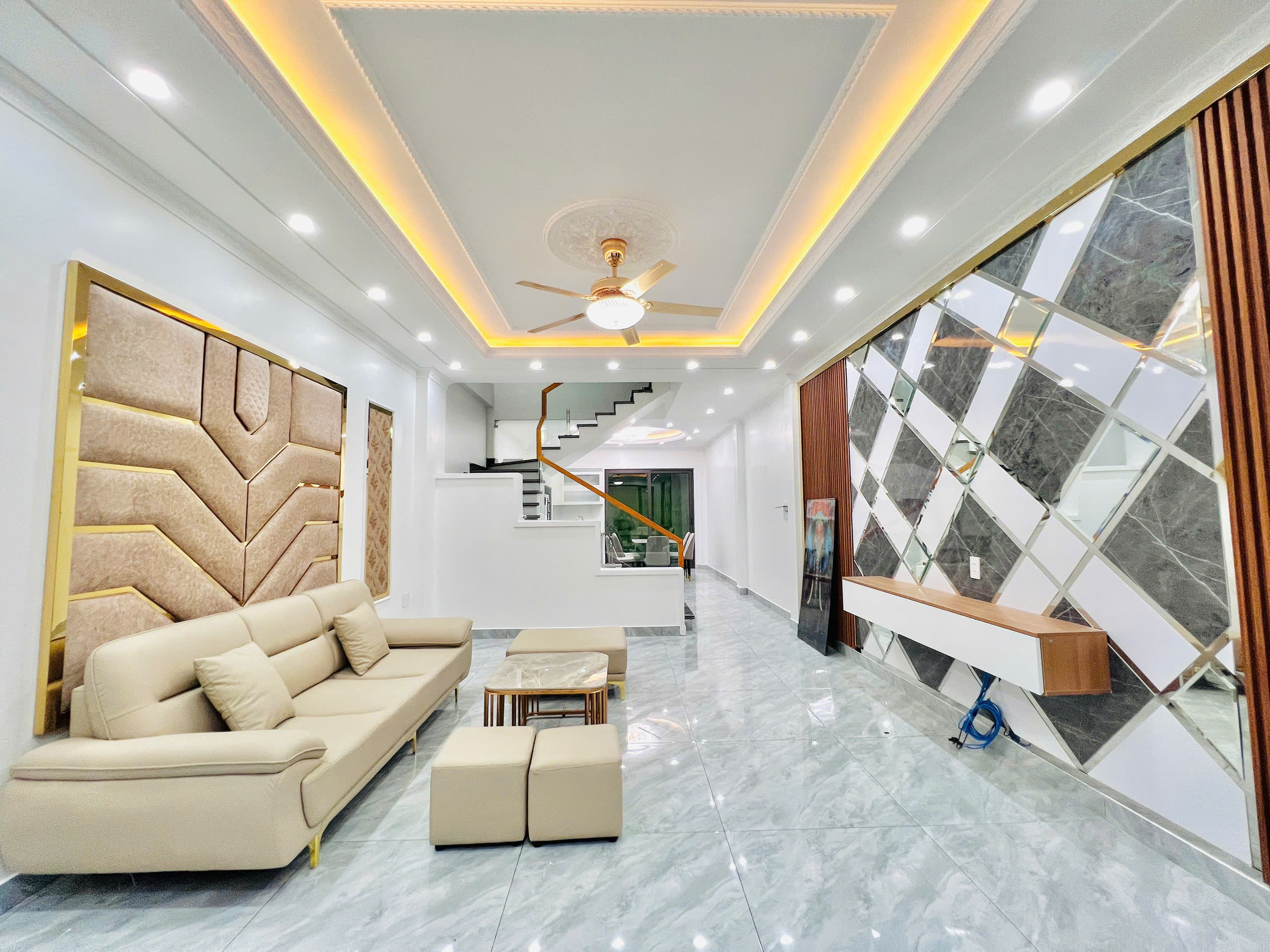  Bán Nhà Đẹp 4 Tầng Tại Văn Cao, Hải Phòng – Sân Cổng Rộng – Nhà Độc Lập – Giá Tốt Cho Đầu Tư 