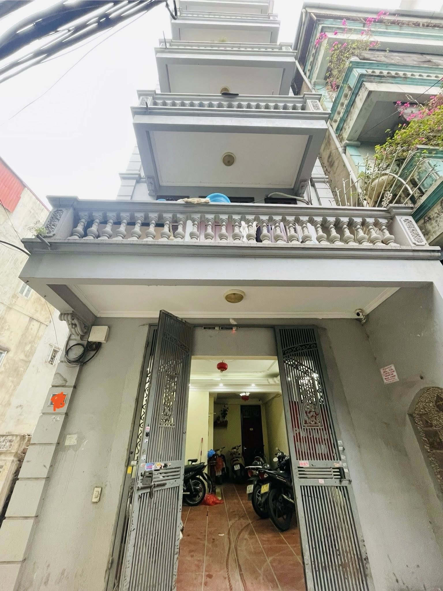  BÁN NHÀ TRẦN DUY HƯNG – LÔ GÓC 3 THOÁNG 