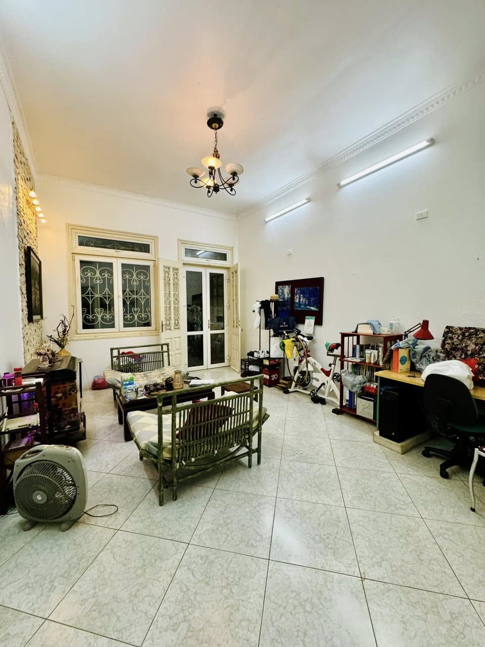  Bán nhà Lê Văn Hưu, 66m2, 4 tầng, mặt tiền 4.2m, 16 tỷ, ngõ xe máy quay đầu, gần mặt phố 