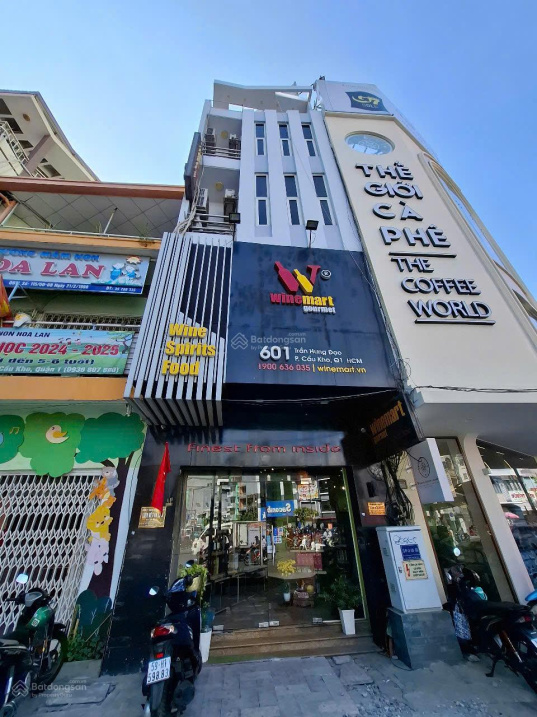  Bán nhà mặt tiền Trần Hưng Đạo, Quận 1 – 80m² (4x20m), 5 tầng, cho thuê 95 triệu/tháng, Giá 38,5 tỷ 
