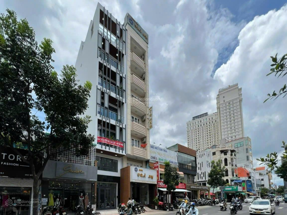  Bán nhà mặt tiền Lý Chính Thắng, Quận 3 – 114m² (4.2x27m), 8 tầng, thang máy, HĐ thuê 5 năm, Giá 45 tỷ TL 