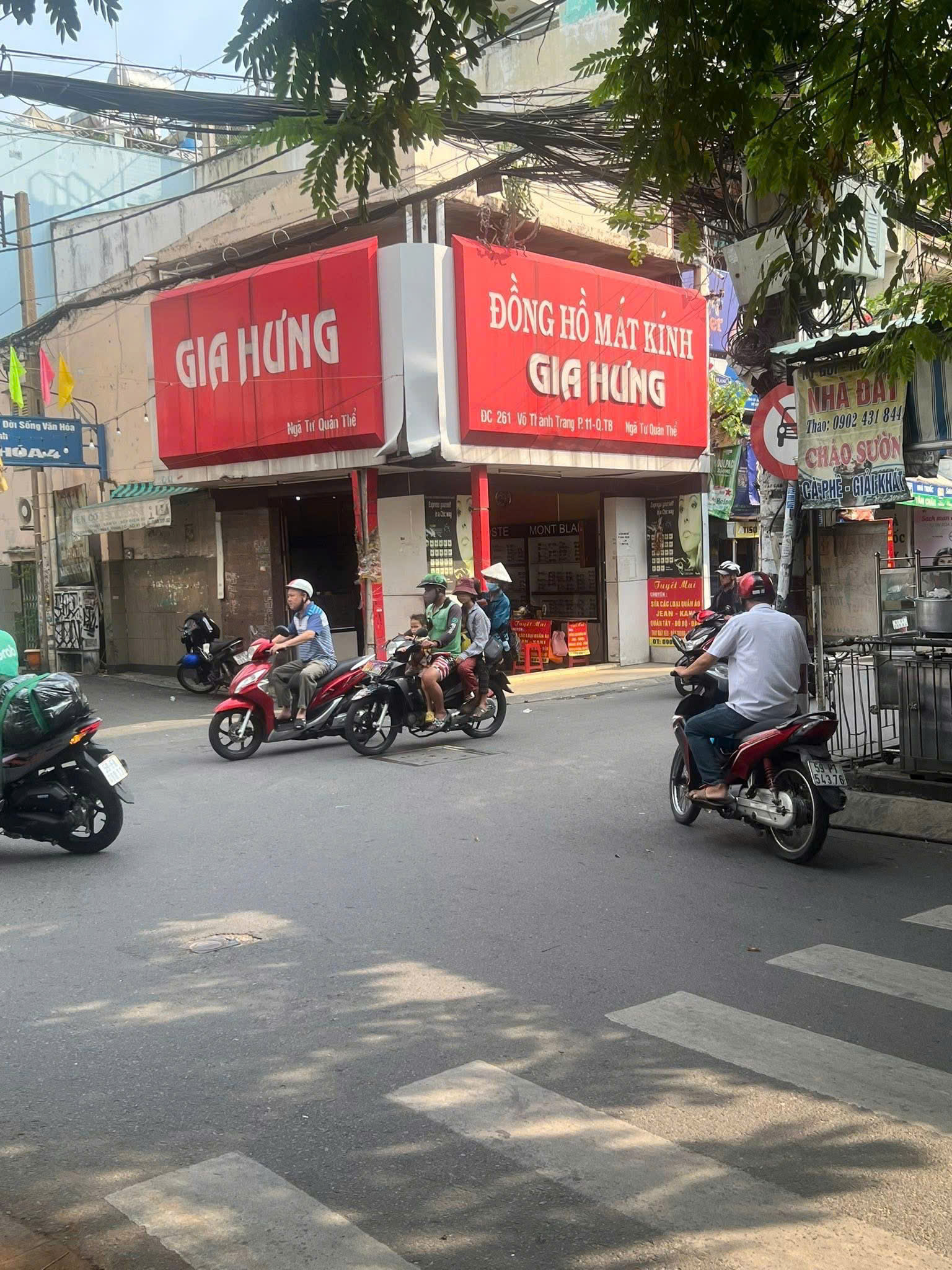  Cho thuê mặt bằng 2 mặt tiền ngã tư Quán Thể 