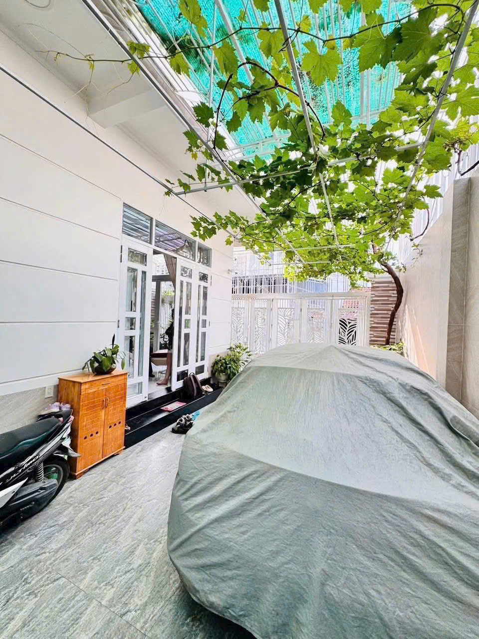  bán nhà 3 tầng full nội thất hẻm Nguyễn Biểu Diện tích: 70,1m² (ngang 8,5m)  Giá bán : 6tỷ 200 LH E  Trinh 