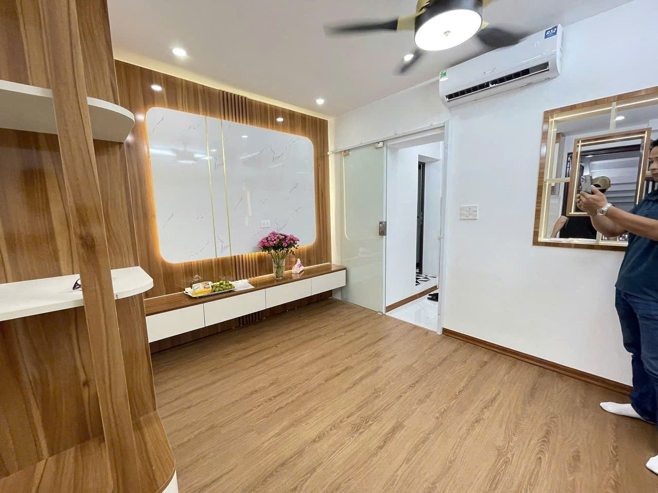  Em bán Nhà tập thể Phố Tân Mai T1 sổ đỏ 24/60m 1 Phòng Khách, 2 phòng ngủ, bếp, 1 nhà ra phố Tân Mai giá chỉ 2,86 tỷ 