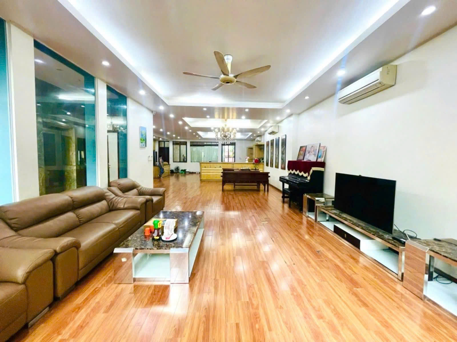  BÁN BIỆT THỰ HOA BẰNG, CẦU GIẤY - 245M - MT 9.5M - THANG MÁY - Ô TÔ TRÁNH - GIÁ 58 TỶ 