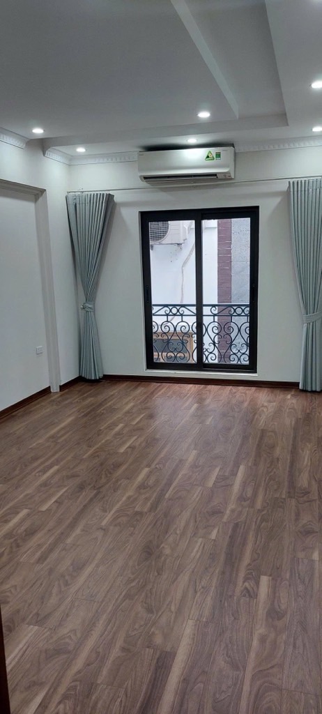  Bán nhàd đẹp Ngọc Lâm full đồ -35m - 5 tầng -ô tô- kinh doanh nhỉnh 8 tỷ 