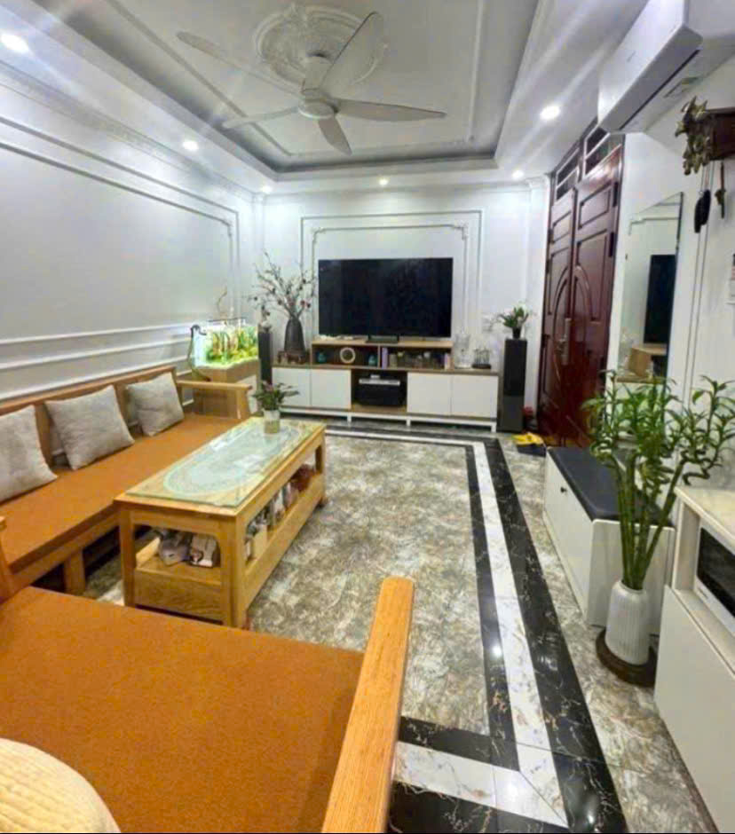  BÁN NHÀ HOÀNG QUỐC VIỆT – 30M2 x 5 TẦNG – PHÂN LÔ -  Ô TÔ ĐỖ CỬA -GIÁ 7.2 TỶ. 0968669247 