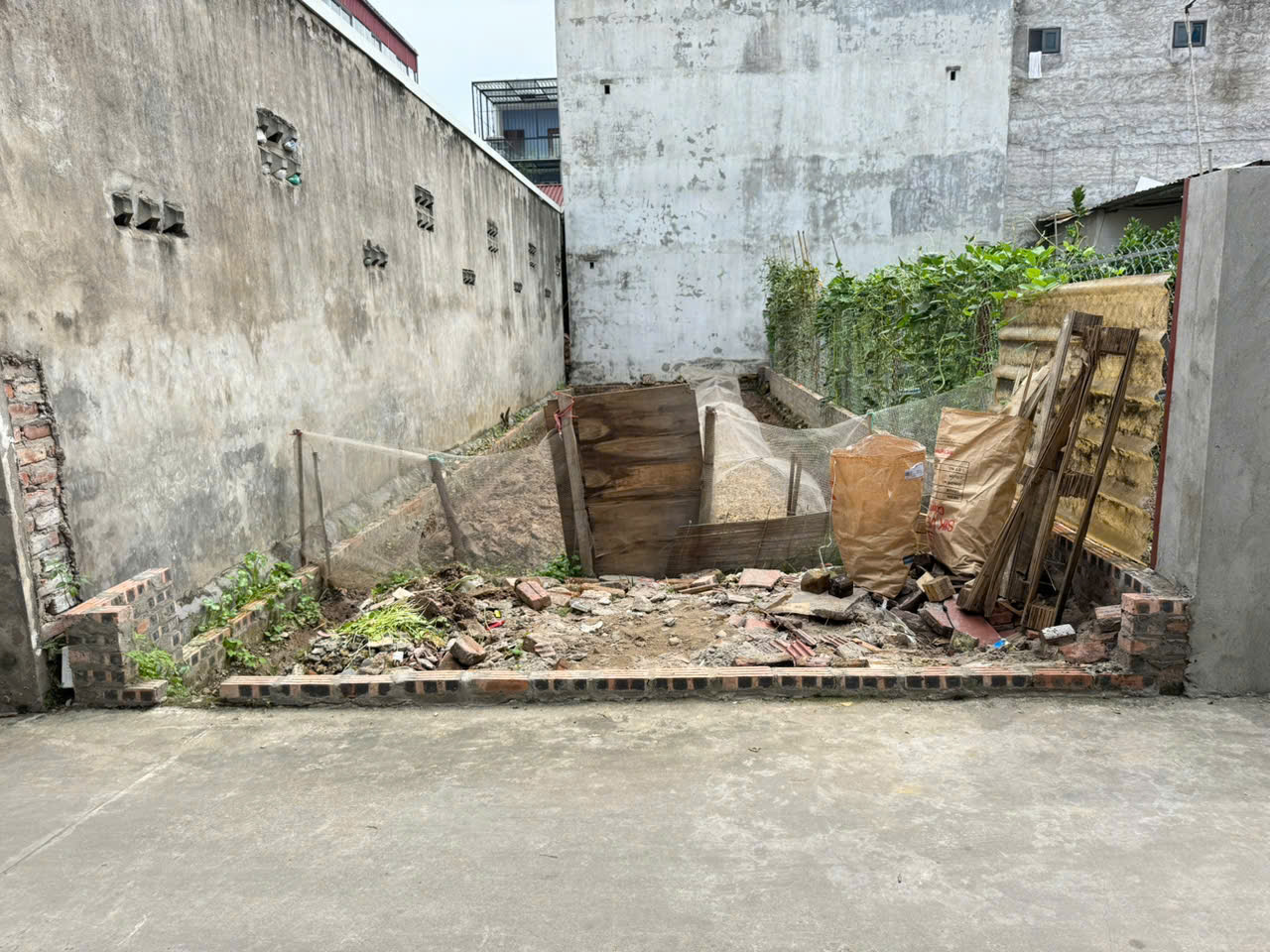  Bán đất thôn 3, Quang Minh, Mê Linh. Đường thông, oto đỗ. Gần sân bóng Giai Lạc 