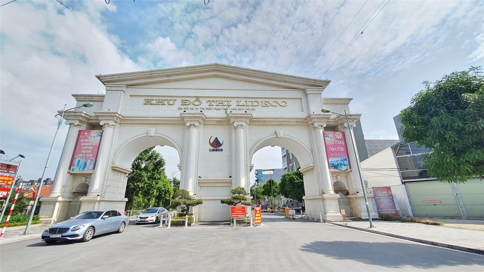  H Nhà Yên Vĩnh Hoài Đức, trục đường thông, ô tô qua lại, vào nhà, hàng xóm khu đô thị Hinode 