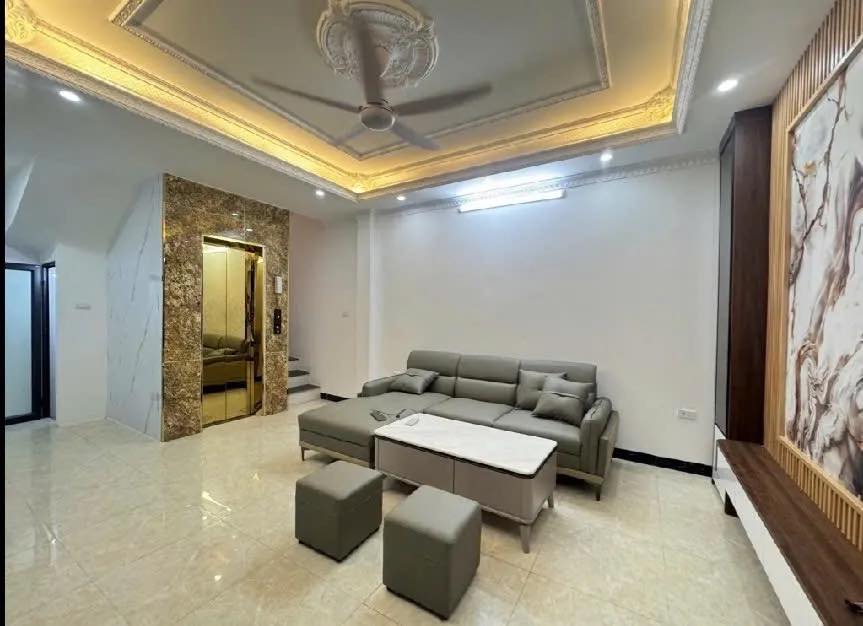  CẦN BÁN NHÀ THẠCH BÀN 35M2 6 TẦNG THANG MÁY, Ô TÔ TRÁNH, DỪNG ĐỖ 9.X TỶ 