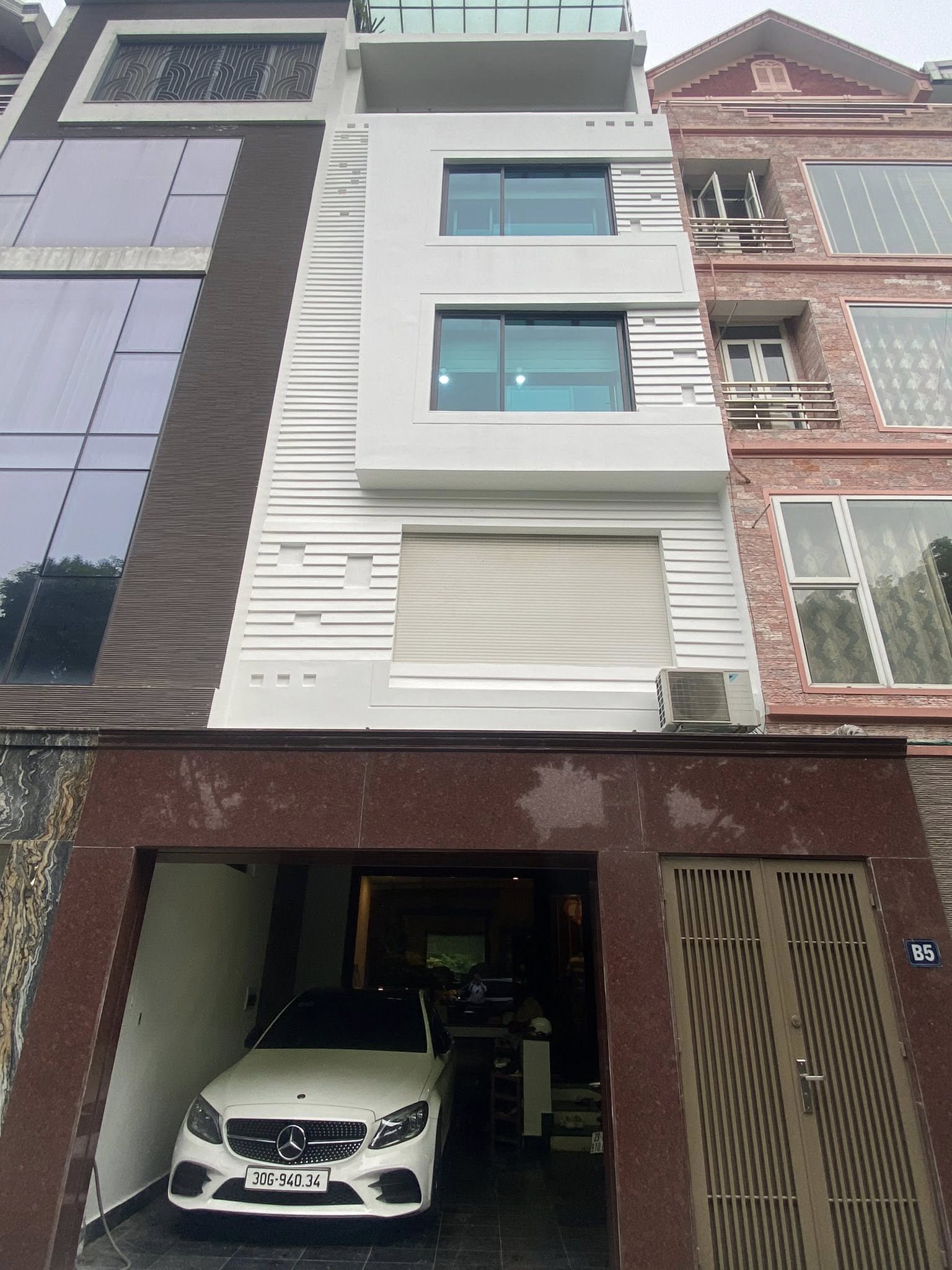  Cho thuê liền kề Trung Kính, 70m2, 5 tầng, ô tô đỗ cửa, làm văn phòng, spa 