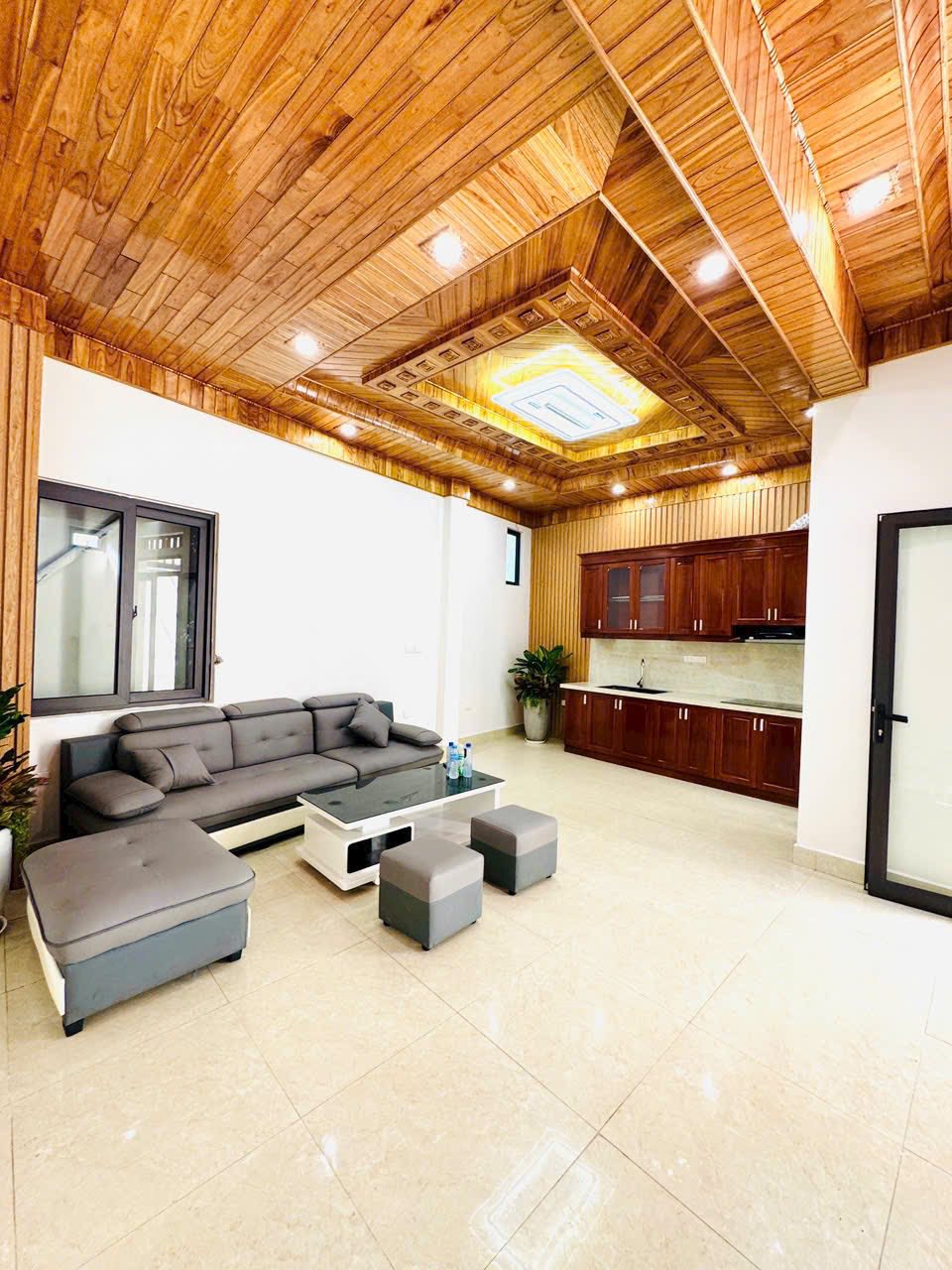  BÁN NHÀ TRẦN CUNG - 56M x 5 TẦNG x MT 5,2M - NGÕ THÔNG - GẦN Ô TÔ - SỔ PHÂN LÔ - GIÁ CHỈ 12,3 TỶ. 0968669247 