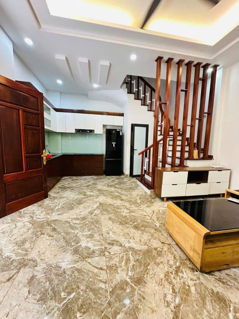  Bán nhà Nguyễn Sơn- lô góc oto dỗ cửa -full nội thất mặt tiền rộng nhỉnh 8 tỷ(thương lượng) 