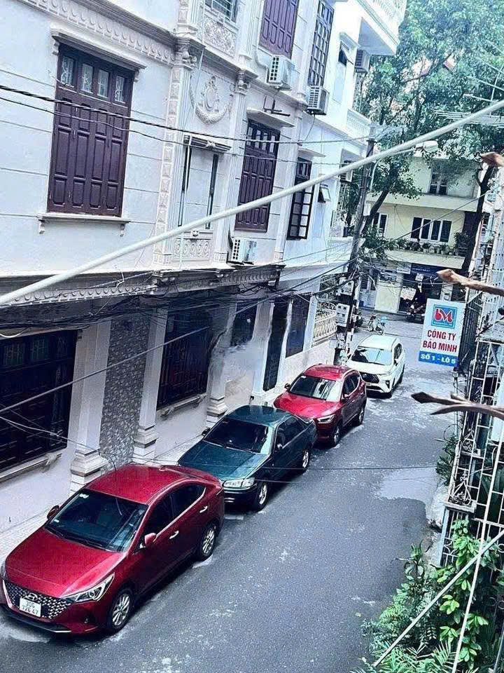  Cho thuê nhà nguyên căn ngõ 31 Lãng Yên, 35m2 x 5 tầng, 3 ngủ khép kín,  15 triệu 