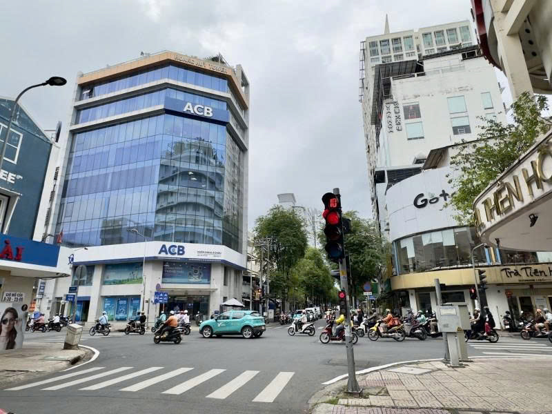  Bán nhà mặt tiền Phan Phú Tiên, sau lưng Đại học Y Dược, 4x21m, 4 Tầng, 5PN, 20,8 tỷ. 