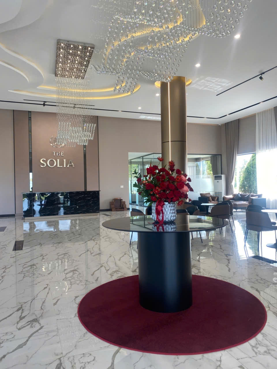  The Solia-1000 lô đất nền sổ sẵn-Bến Lức Long An

⸻

???? TIỆN ÍCH NỘI KHU:
✅ Công viên trung tâm, hồ điều hòa, đường dạo bộ
✅ Hồ bơi, khu BBQ, clubhouse, sân thể thao
✅ Trường mầm non, khu thương mại – tất cả ngay trong nội khu

⸻

???? CƠ HỘI 