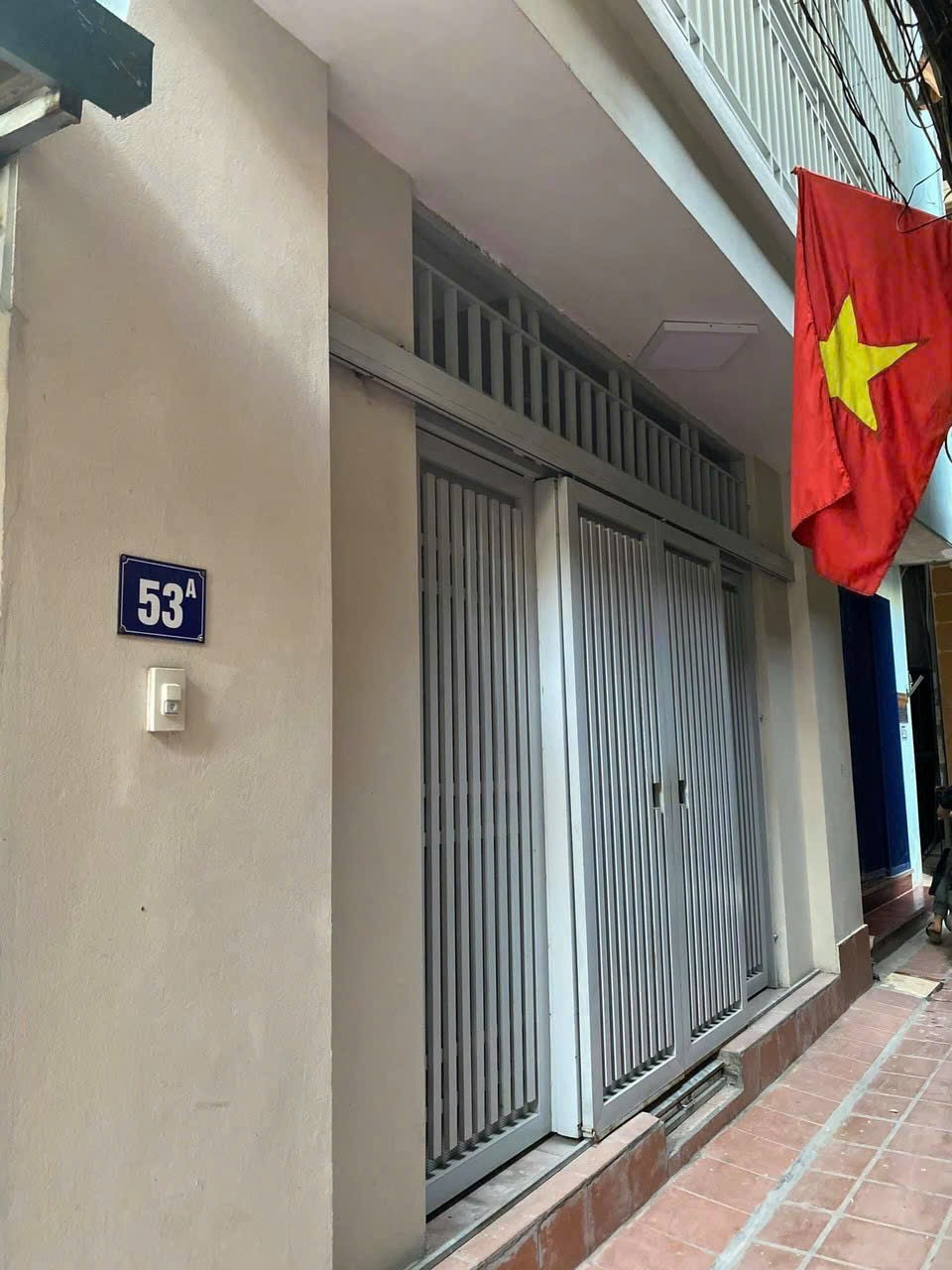  NHÀ ĐẸP - GIÁ TỐT - CHÍNH CHỦ Cần Bán Nhà Vị Trí Đẹp Tại Đường Lạc Long Quân, Tây Hồ, Hà Nội 
