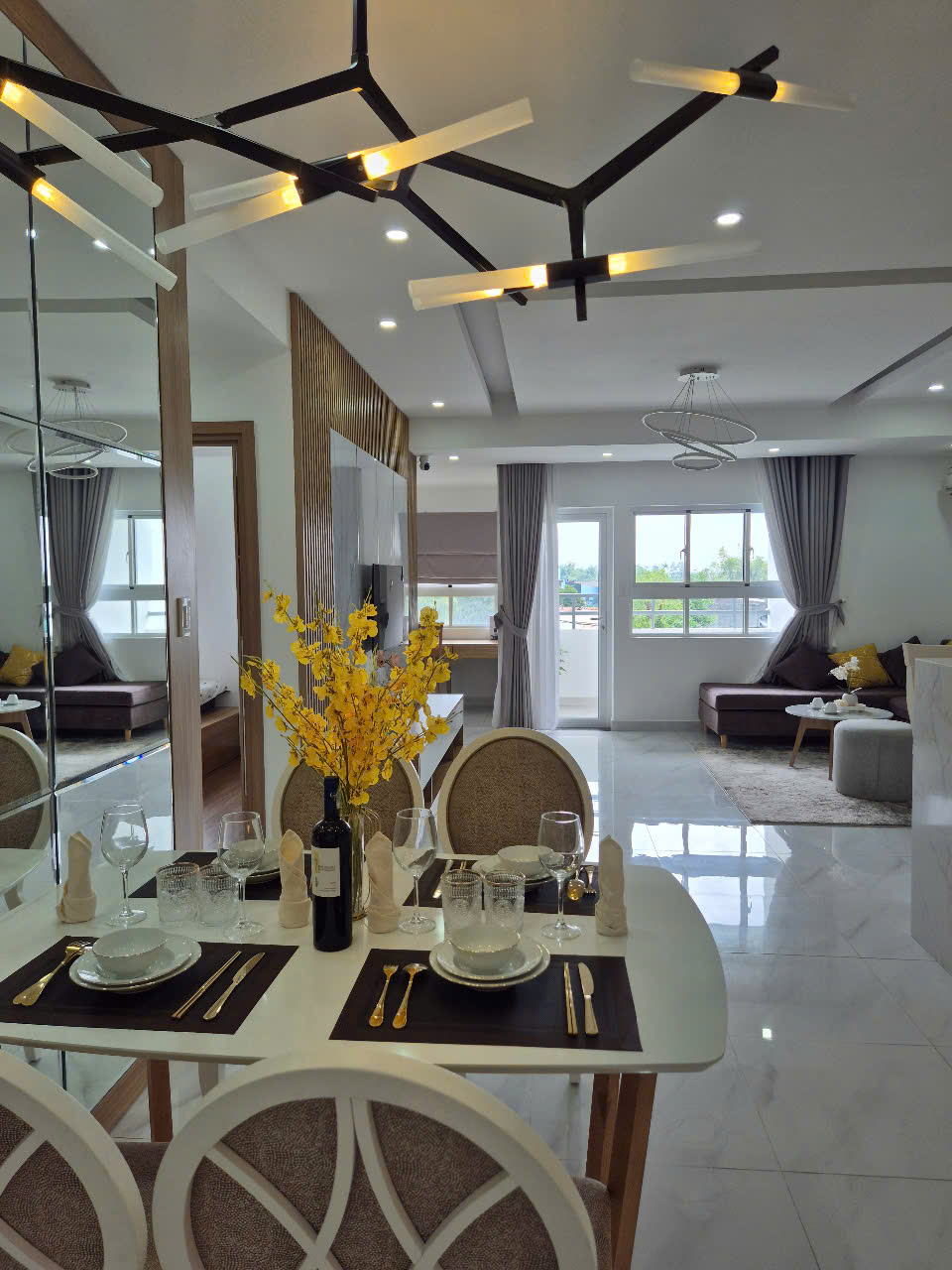  Chính chủ bán gấp trả nợ Bank DA Conic Boulevard 2pn 84m2, giá 1.7ty, em hiện đang cho thuê 10tr/tháng. 