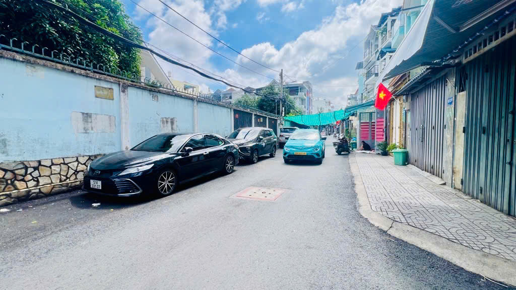  BÁN NHÀ ĐẸP 4 TẦNG, HẺM XE HƠI 8M, GẦN BÙI QUANG LÀ, EMART, GIÁ CHỈ 7 TỶ +++ 