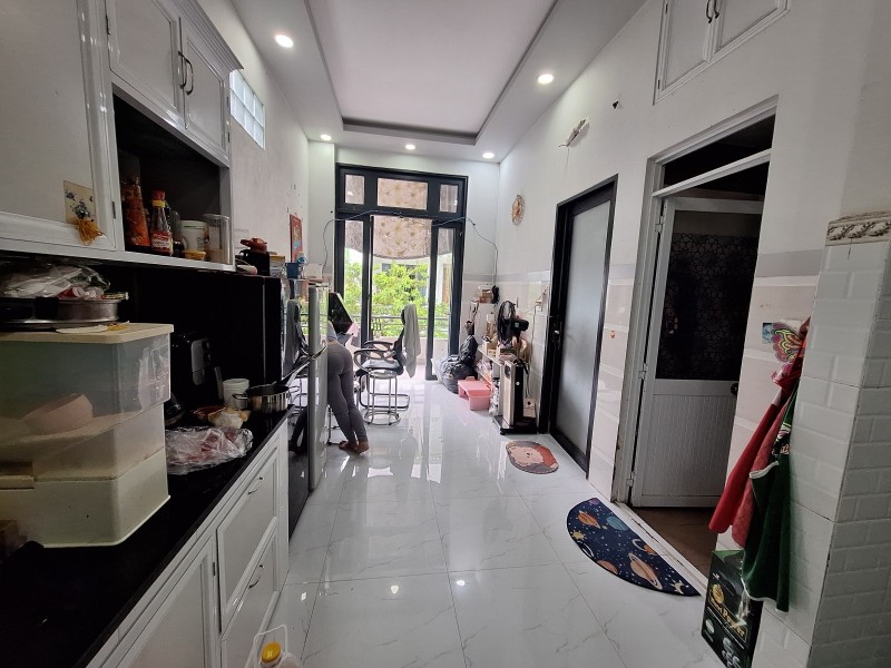  Bán nhà  Phước Long B, DT 80m2, 4 tầng, 9PN, 9WC, Q.9, 7.25  tỷ, sổ hồng 