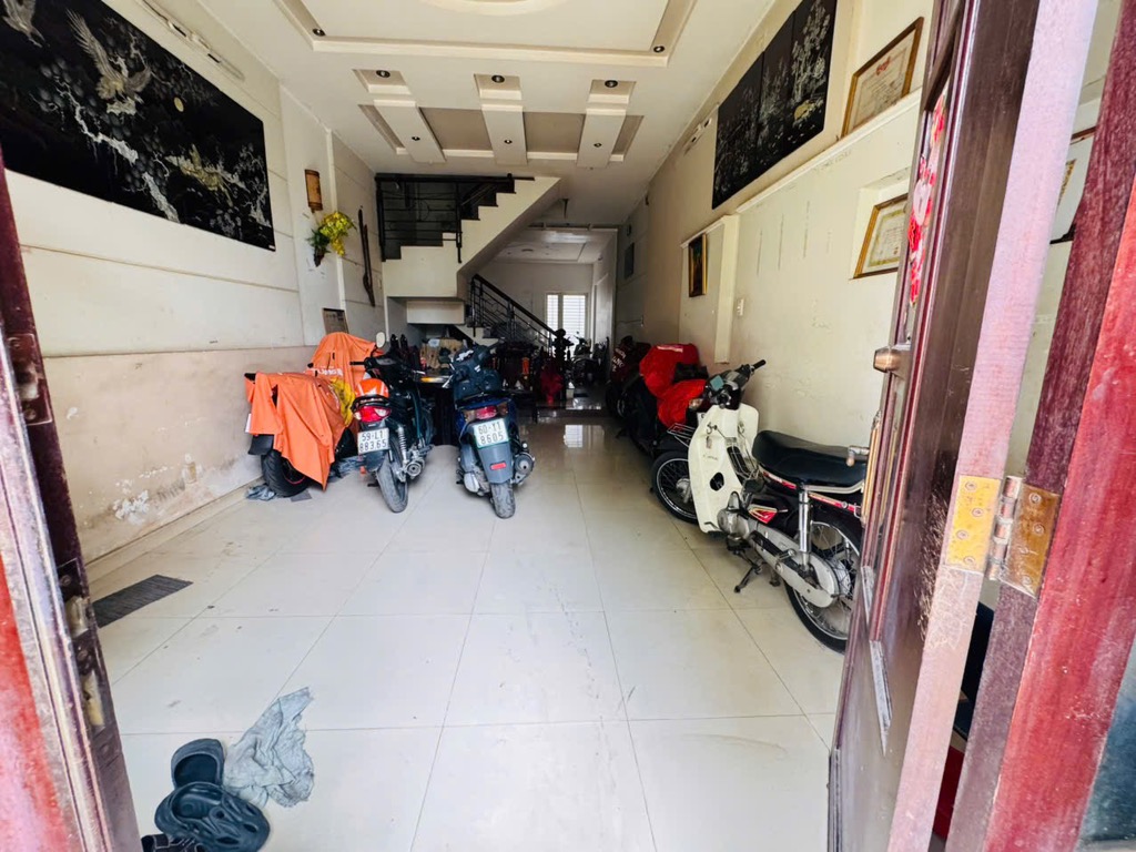  MẶT TIỀN KINH DOANH 4 TẦNG – ĐỐI DIỆN BV QUẬN 8 – 79M² – CHỈ 16.7 TỶ
 Đường số 84 Cao Lỗ, Phường 4, Quận 8 