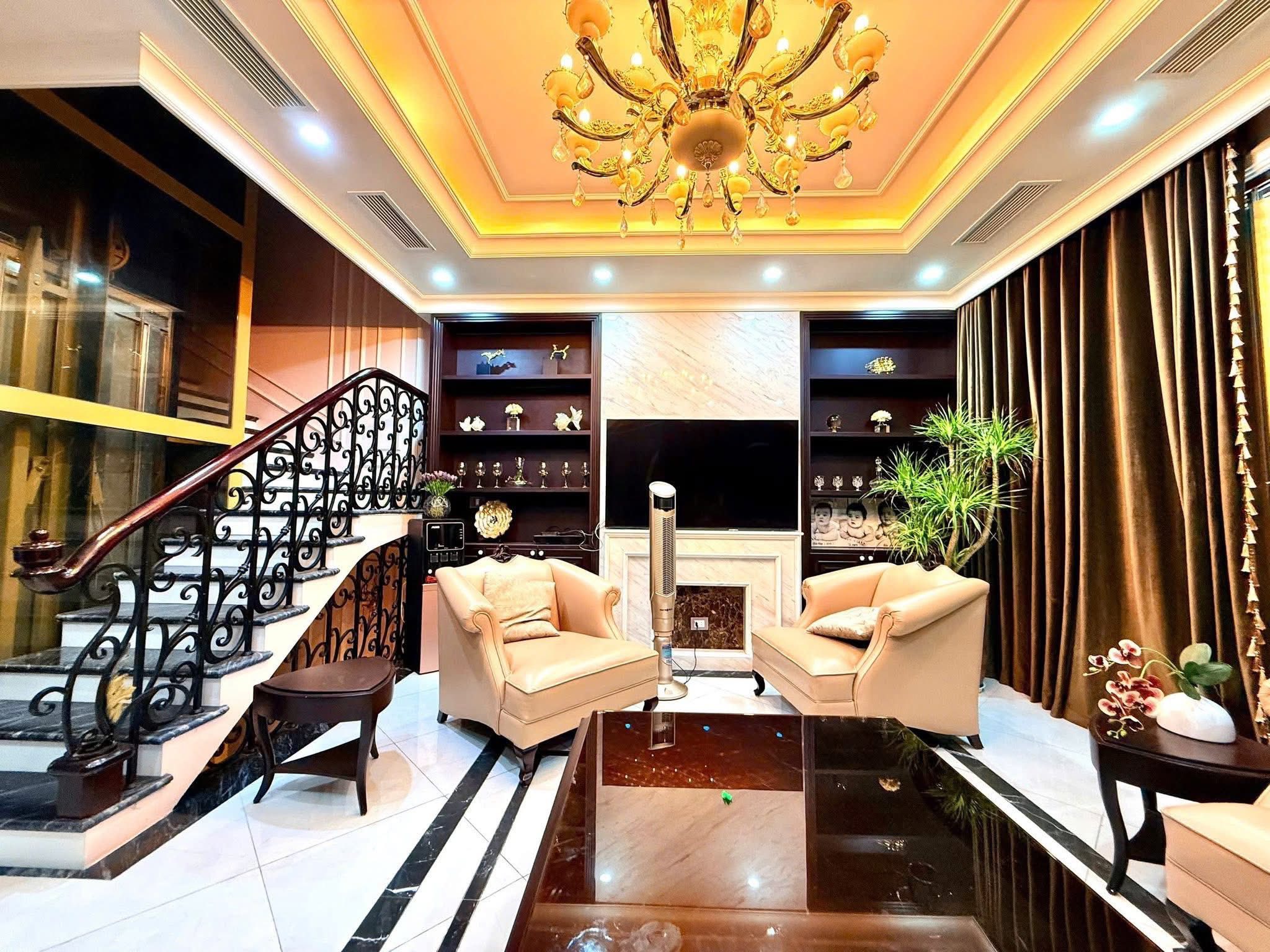  TẶNG NỘI THẤT- Ôtô Tránh Ngõ  208 Giải Phóng 57/79m, 5T Thang máy,MT 5.6m 26.5 Tỷ 
