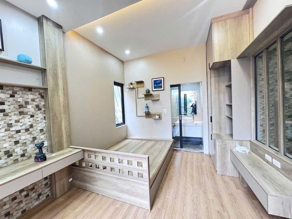  Bán nhà đẹp Nguyễn Văn Cừ-55m- 5 tầng - mặt tiền rộng- oto- tiện ích ngập trân nhỉnh 11 tỷ ( Thương lượng) 