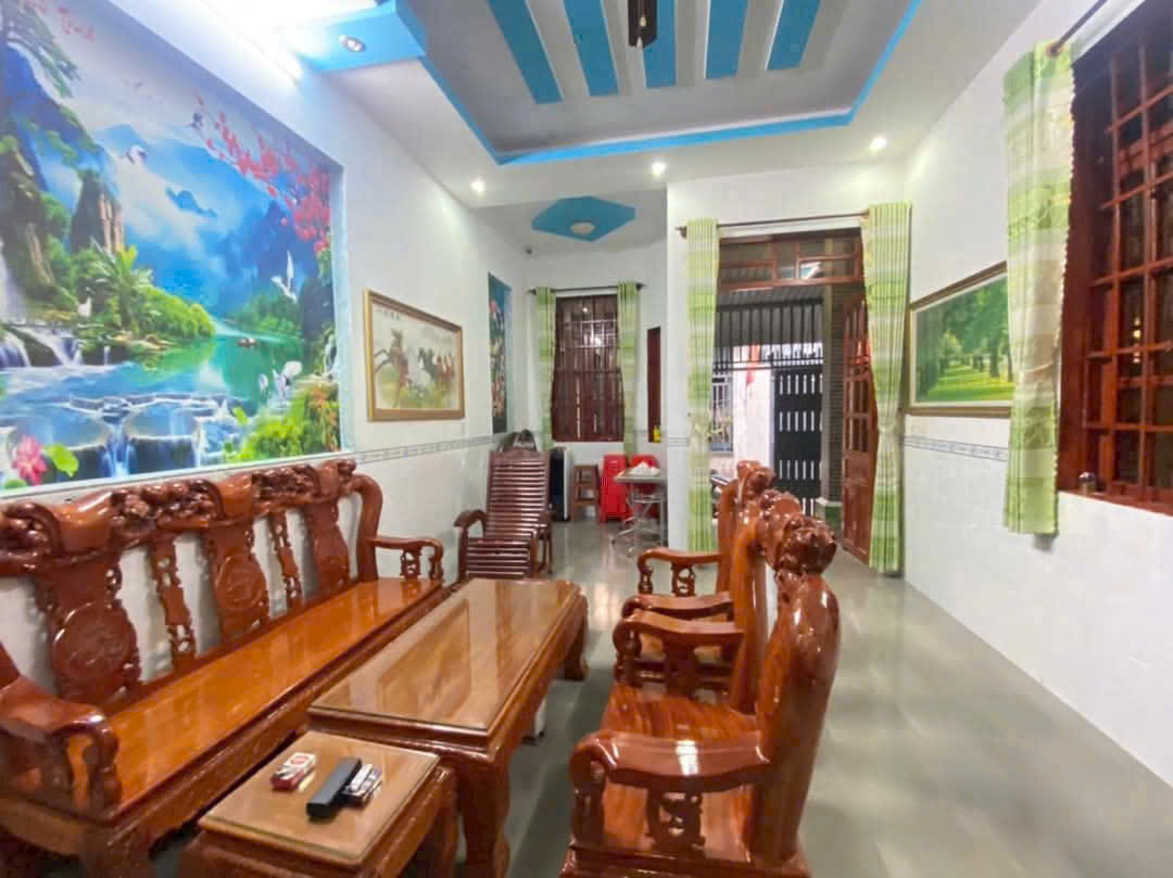  Bán nhà P.Tân Phong, gần chợ 26, sân oto, đường oto thông, chỉ 2,9 tỷ 