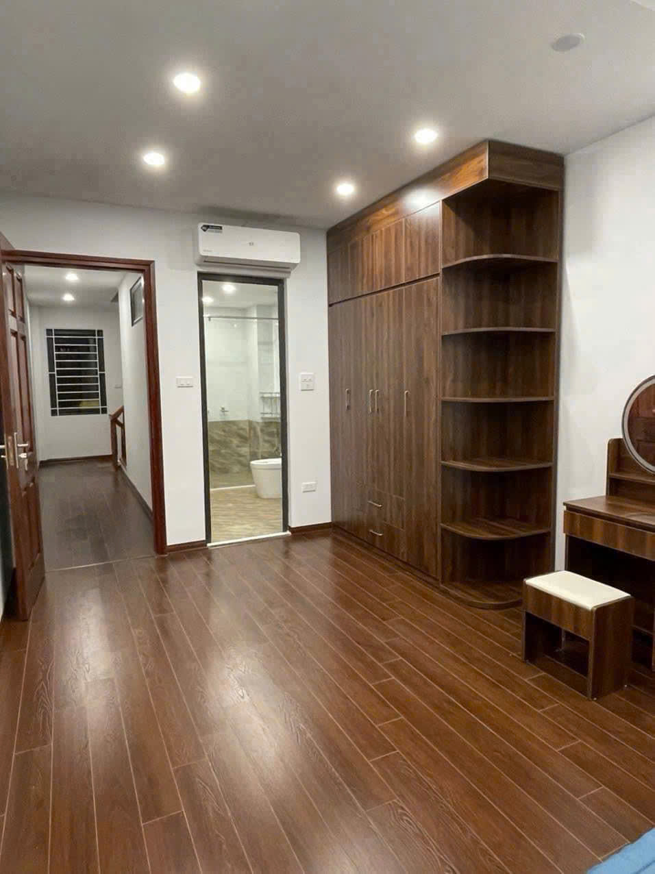  CHO THUÊ NHÀ NGUYÊN CĂN NGỌC THỤY – GẦN CẦU CHƯƠNG DƯƠNG, LONG BIÊN 