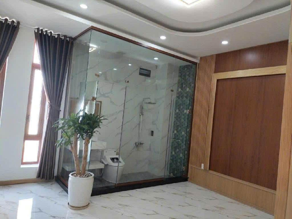  CHỦ CẦN BÁN GẤP TRẢ NHANH GIẢM MẠNH 300 TRIỆU SIÊU PHẨM BIỆT THỰ MINI  MẶT TIỀN  XUÂN THỚI THƯỢNG -  NGANG 5M X 27M - 4 TẦNG BTCT - 4 PN - 5 WC - NHỈNH 8 TỶ1 . 