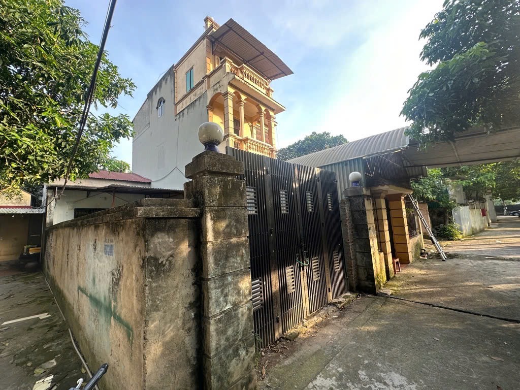  PHỐ HOA LÂM,LONG BIÊN 12tỷ 140m,Ô TÔ LÙI VÀO ĐẤT 