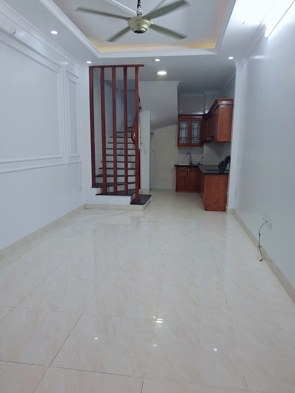  BÁN NHÀ HOA LÂM-VIỆT HƯNG- NHÀ 5 TẦNG – CÁCH PHỐ HOA LÂM 50M – GIÁ CHỈ 6.3 TỶ
???? Hoa Lâm, Long Biên
???? 30m²  5 tầng  3PN  Giá: 6.3 tỷ 