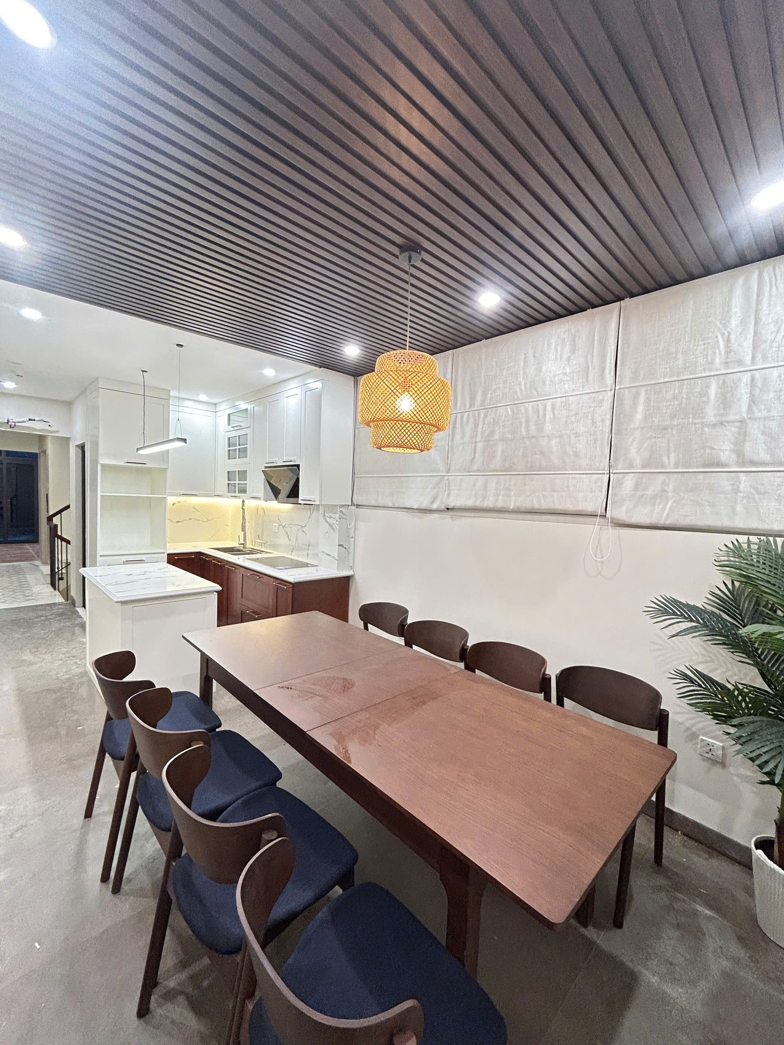  Bán nhà mặt phố Phạm Hồng Thái, 60m2, 5 tầng, mặt tiền 4m, 41.5 tỷ, đường 2 chiều, vỉa hè rộng 