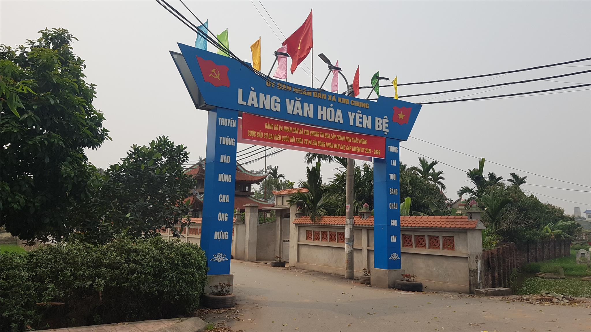  H Đường thông, ô tô qua cửa, ngay trường Hoài Đức A, nhà Kim Chung, 4,5 tầng 36m2 giá 5 tỷ 7 