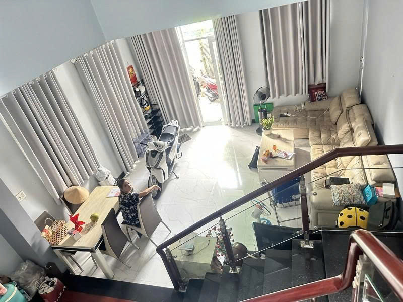  Bán nhà Mặt tiền Đoàn Văn Bơ - đầu Nguyễn Tất Thành, 7,8x20m, 3 Tầng - 7PN, 22 tỷ, 