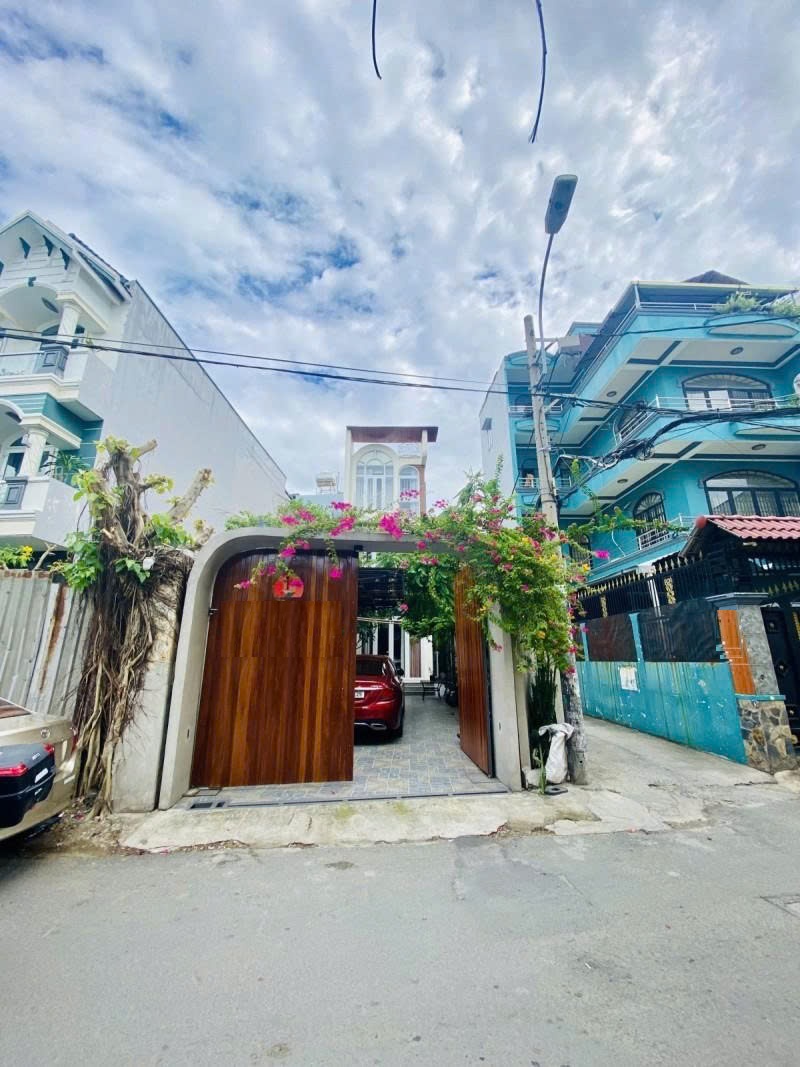 Bán nhà lô góc Mặt tiền hẻm xe hơi Nguyễn Văn Lượng, City land, 5x23m, 4 Tầng, 11,9 tỷ. 