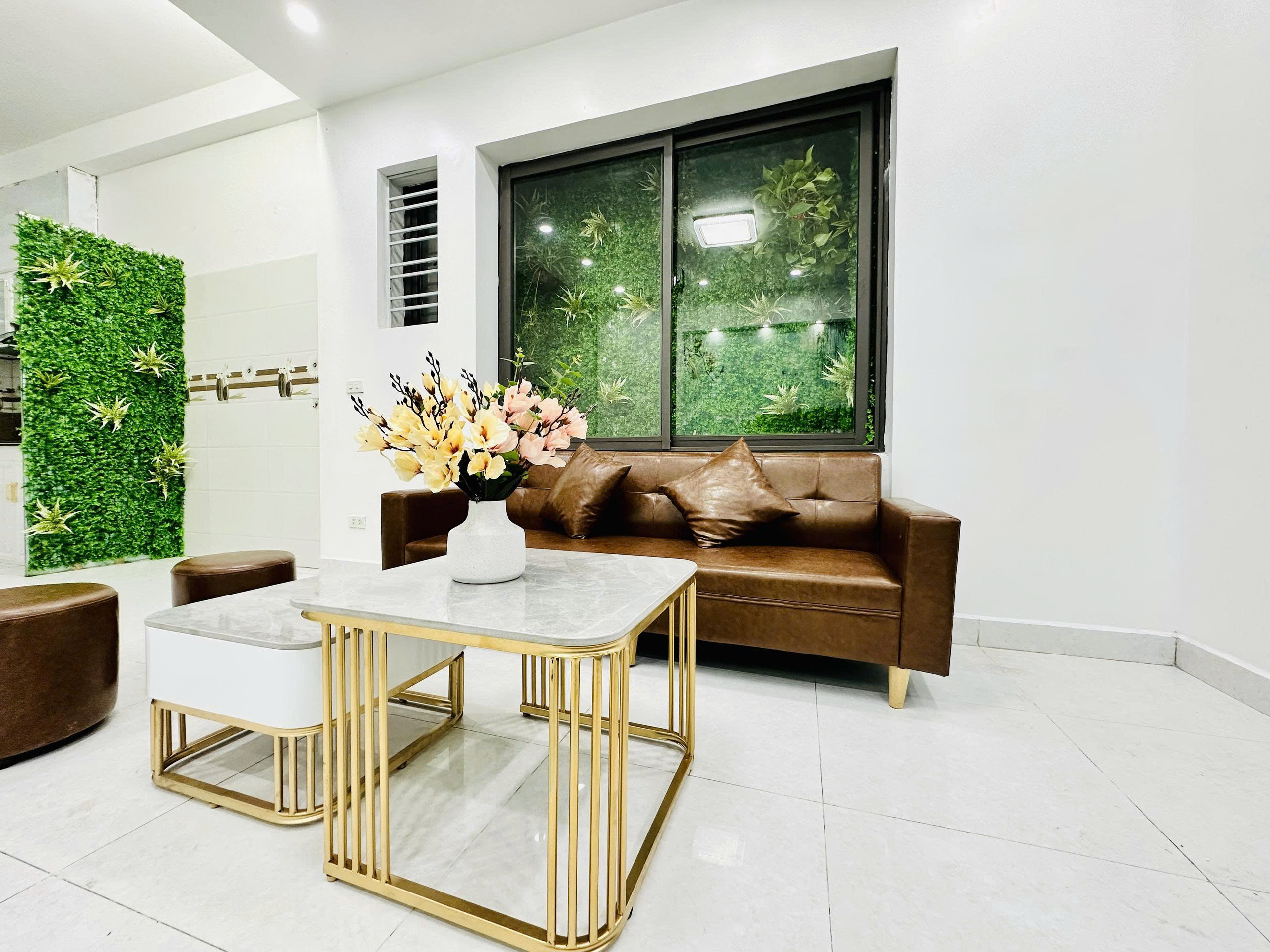  NHÀ DÂN XÂY DỘC LẬP LÂM TƯỜNG 5 TẦNG CHỈ HƠN 2 TỶ 